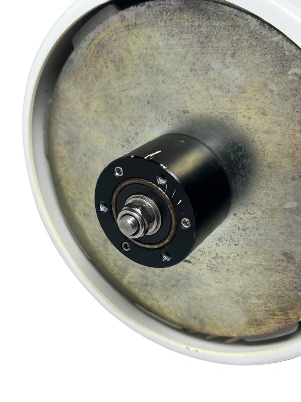 leading-edge-le-300-wind-turbine-chassis-chassis-only-for-parts-brandon-y-20250718-133042-546999