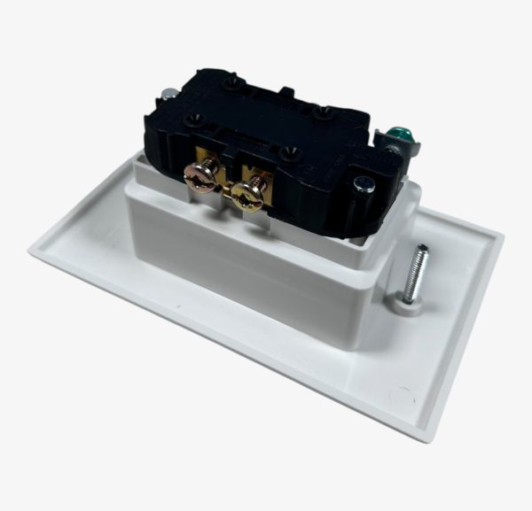 leviton-689-w-residential-white-receptacle-15a-125v-2-pack-felix-ommo33069-20250812-102720-572420