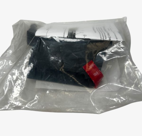 mercury-8m0187755-v6-fourstroke-cowl-water-diverter-oem-new-felix-ommo33069-20250919-140354-788457