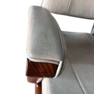 murray-boats-teak-ladderback-helm-chair-w-stone-cushions-minor-cosmetic-wear-felix-ommo33069-20251113-145020-609562