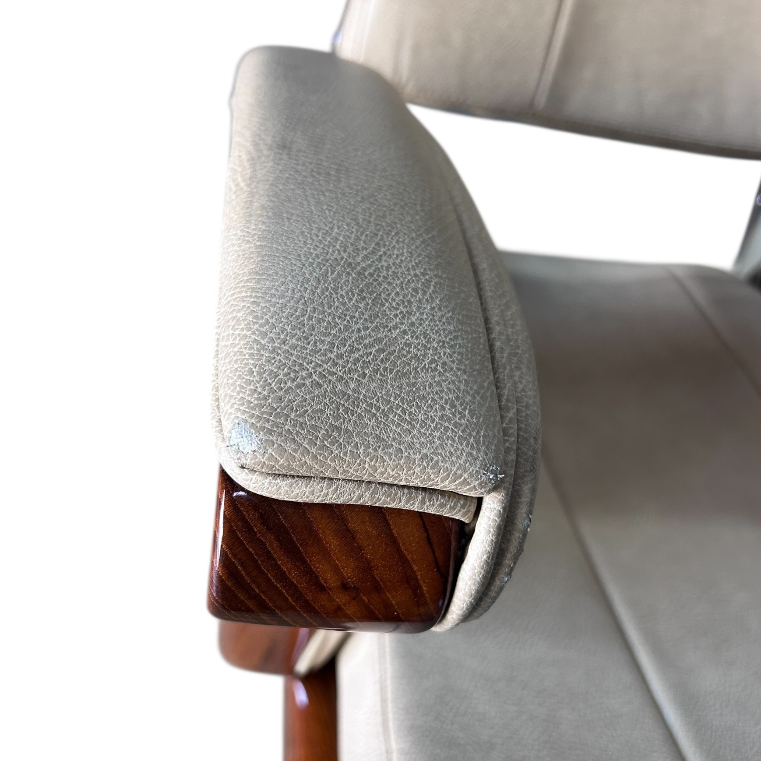 murray-boats-teak-ladderback-helm-chair-w-stone-cushions-minor-cosmetic-wear-felix-ommo33069-20251113-145020-609562