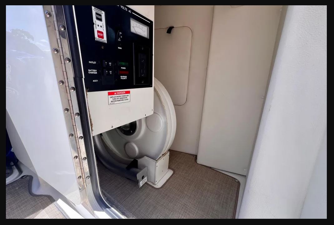 sea-ray-2018-sd290-cockpit-table-holder-storage-new-oem-brandon-y-20251104-115522-809289