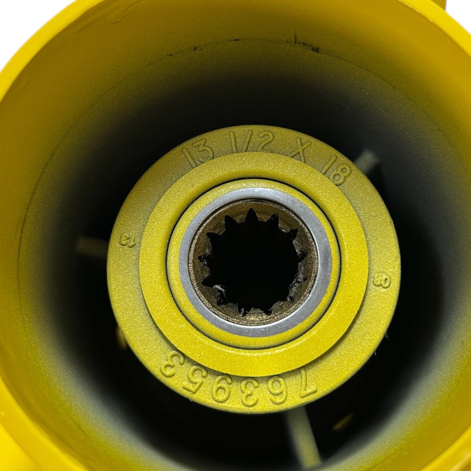 evinrude-johnson-3-x-13-1-2-x-18-rh-yellow-ss-propeller-763953-demo-prop-felix-ommo33069-20251229-124849-336269