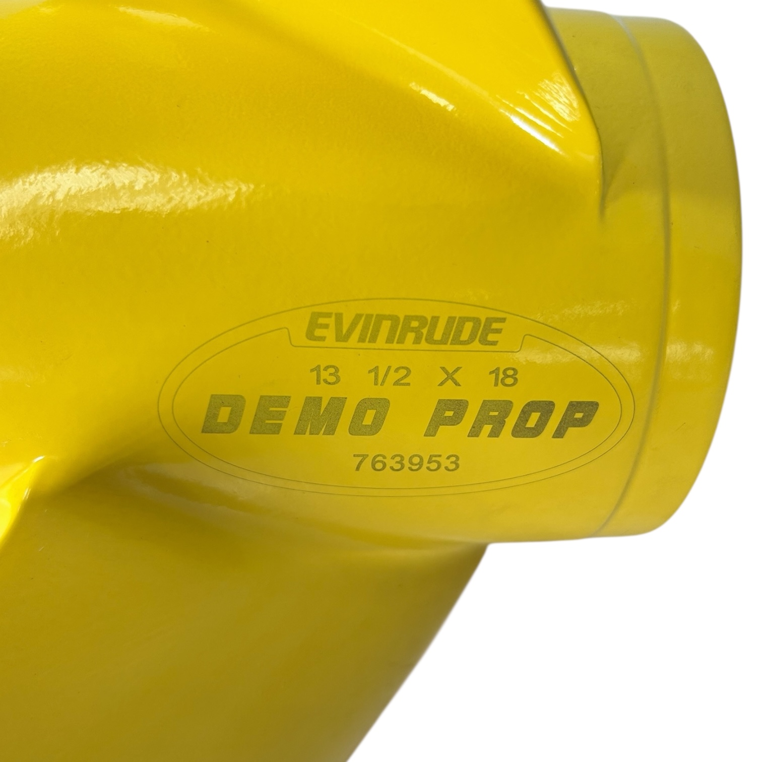 evinrude-johnson-3-x-13-1-2-x-18p-yellow-demo-propeller-763953-rh-felix-ommo33069-20251218-122518-401649