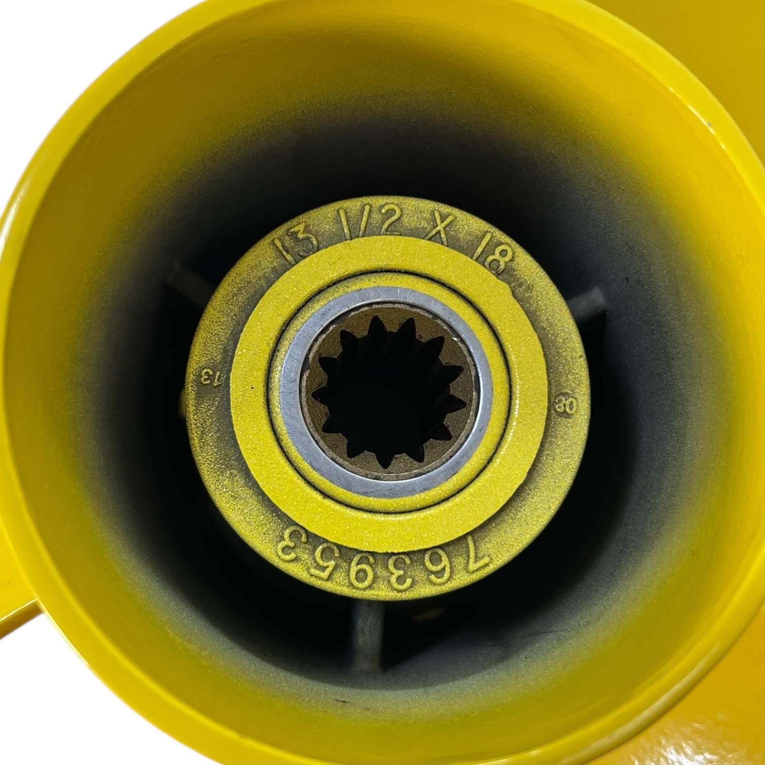 evinrude-johnson-3-x-13-1-2-x-18p-yellow-demo-propeller-763953-rh-felix-ommo33069-20251218-122527-588351