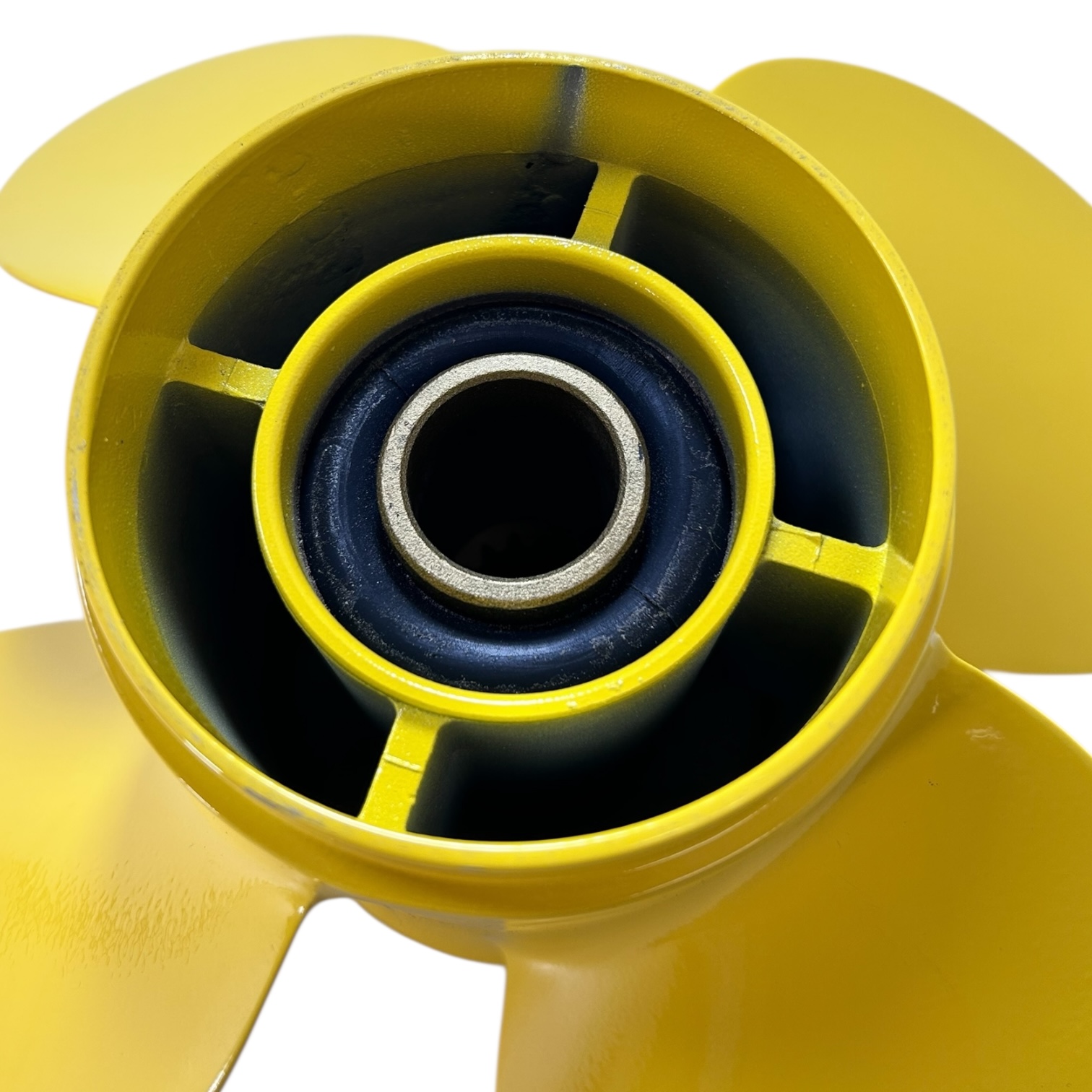 evinrude-johnson-4-x-13-x-17-yellow-rogue-demo-propeller-763966-rh-felix-ommo33069-20251229-122346-426707