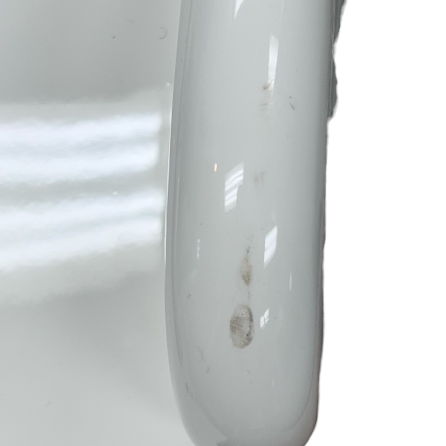 murray-boats-white-ladderback-helm-chair-minor-yellowing-cosmetic-damage-felix-ommo33069-20260130-105711-659904