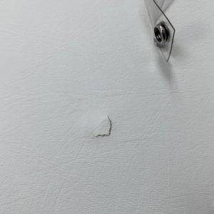 murray-boats-white-ladderback-helm-chair-minor-yellowing-cosmetic-damage-felix-ommo33069-20260130-115246-103324