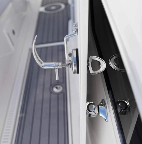 marine-town-0407843-face-2-9-16-locking-privacy-door-compression-latch-w-key-rubby-pueyo-20260406-113427-778452