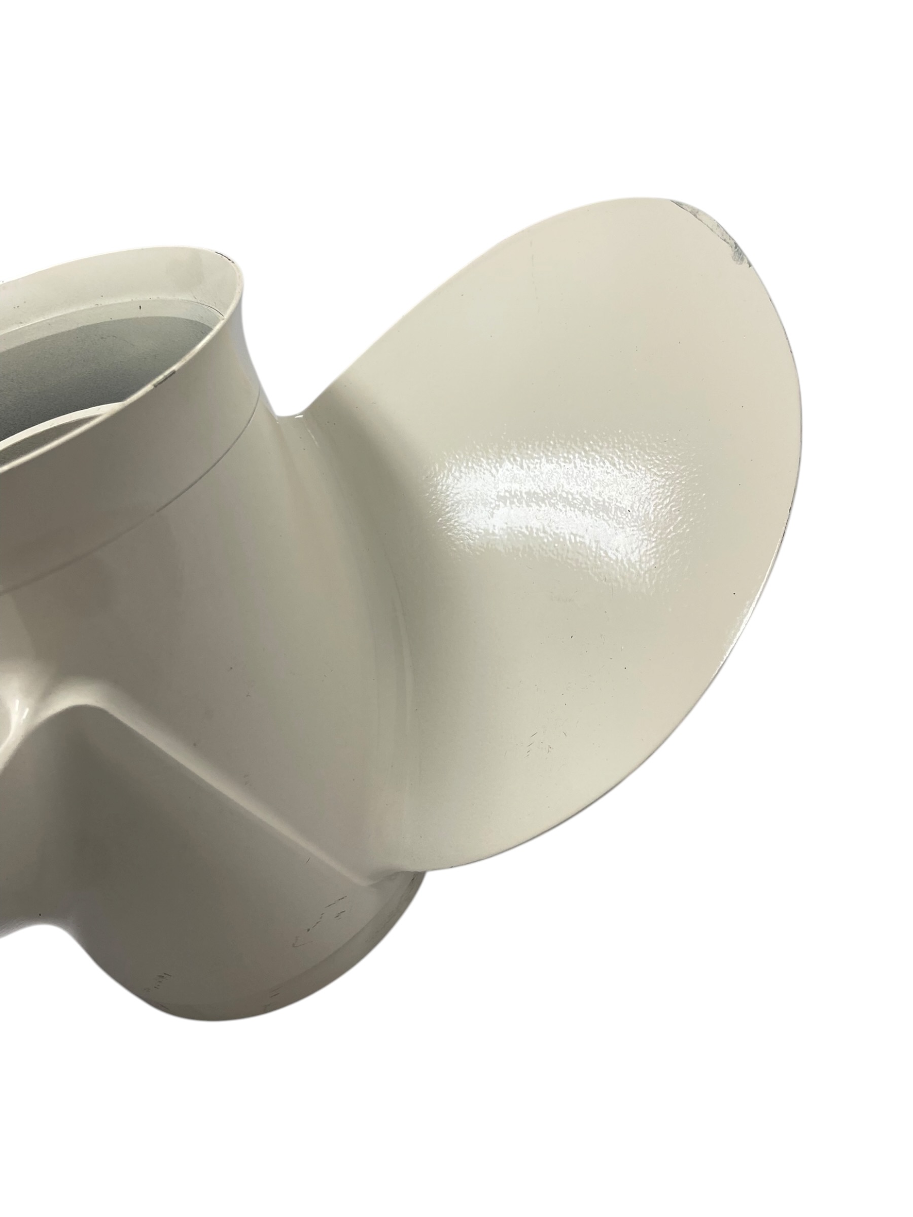 yamaha-marine-3-blades-13-1-8-x-17-k-aluminum-propeller-minor-indent-oem-rubby-pueyo-20260408-134632-677300
