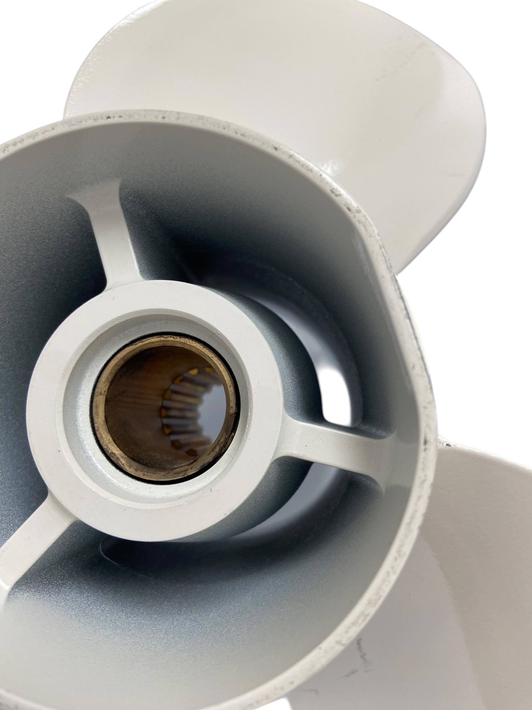 yamaha-marine-3-blades-13-1-8-x-17-k-aluminum-propeller-minor-indent-oem-rubby-pueyo-20260408-134708-932899