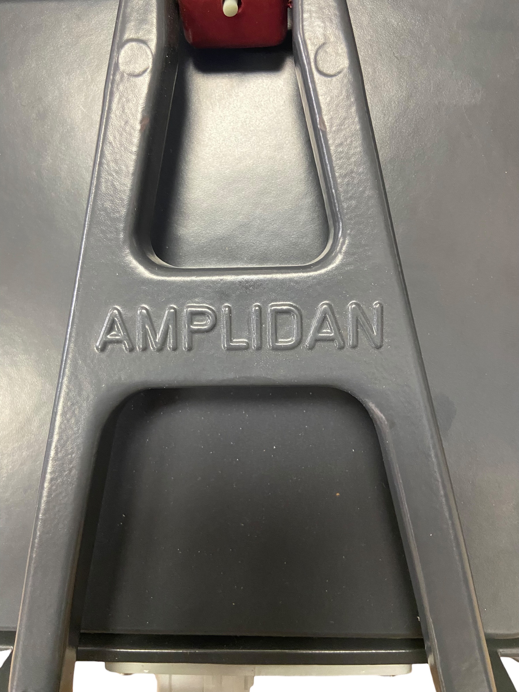 amplidan-sam-electronics-820015006-marine-intercom-enclosure-substation-new-rubby-pueyo-20260529-090758-324688