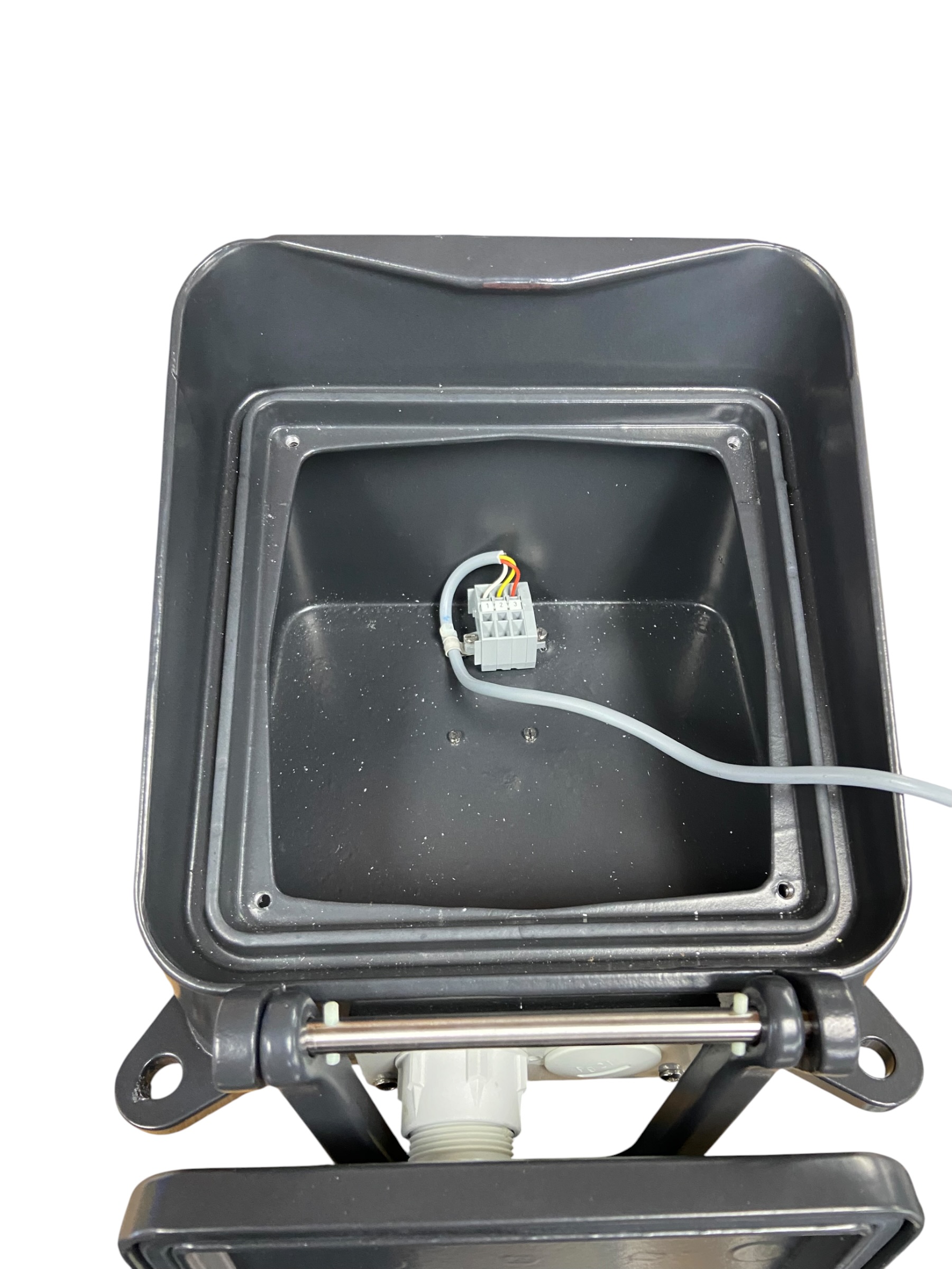 amplidan-sam-electronics-820015006-marine-intercom-enclosure-substation-new-rubby-pueyo-20260529-090809-469689