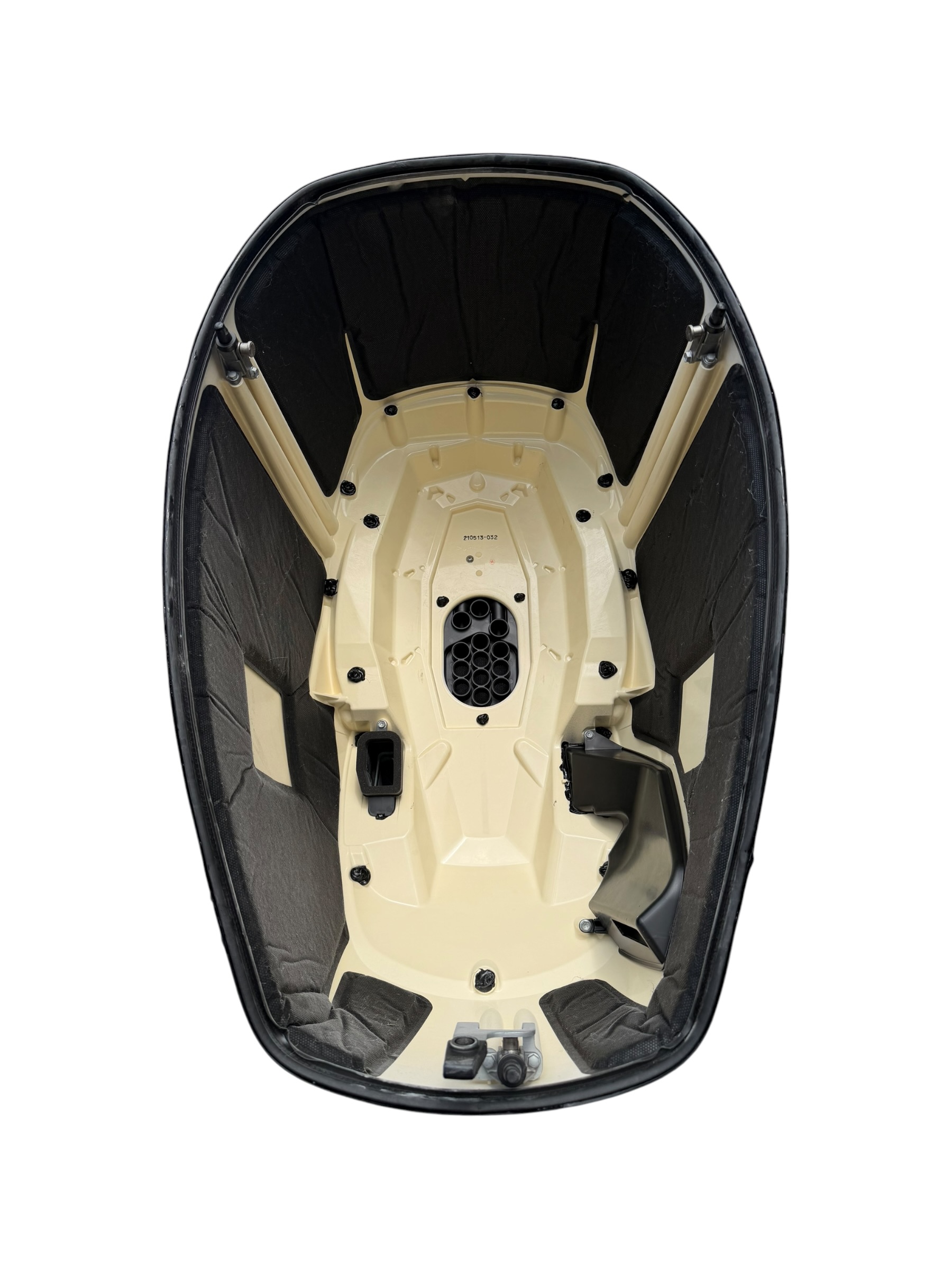 suzuki-61420-98823-bbk-outboard-engine-cover-cowling-white-and-grey-df350-rubby-pueyo-20260504-170641-653649