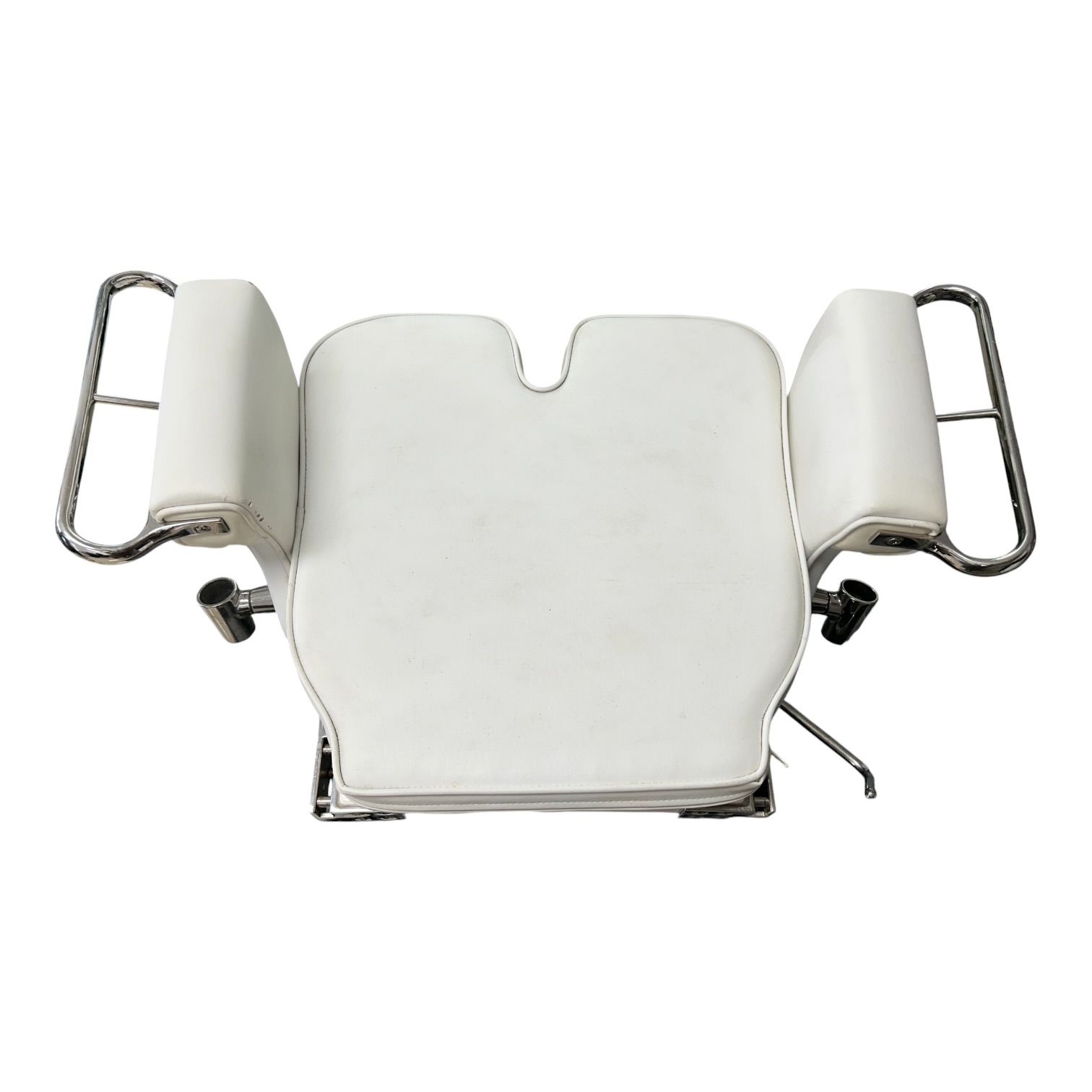 blue-water-marine-fighting-chair-white-w-foot-rest-some-blemishes-damage-felix-ommo33069-20260611-142121-620543