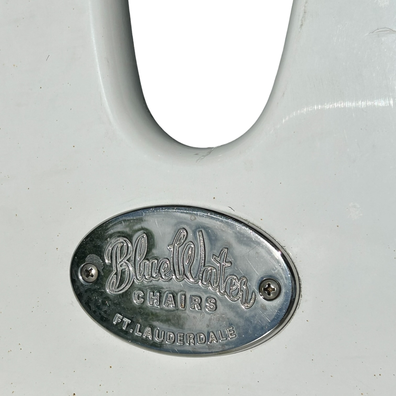 blue-water-marine-fighting-chair-white-w-foot-rest-some-blemishes-damage-felix-ommo33069-20260611-142124-985