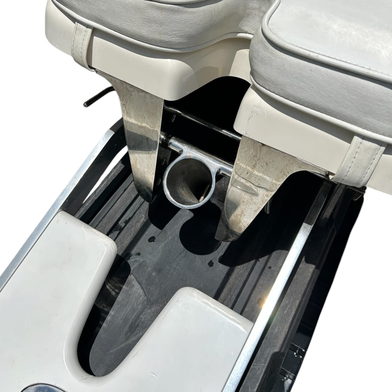 blue-water-marine-fighting-chair-white-w-foot-rest-some-blemishes-damage-felix-ommo33069-20260611-142127-778435