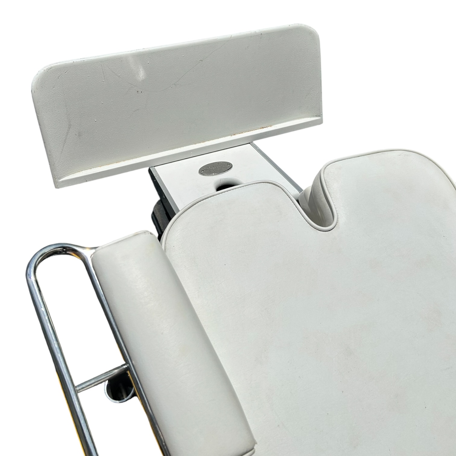 blue-water-marine-fighting-chair-white-w-foot-rest-some-blemishes-damage-felix-ommo33069-20260611-142128-937814