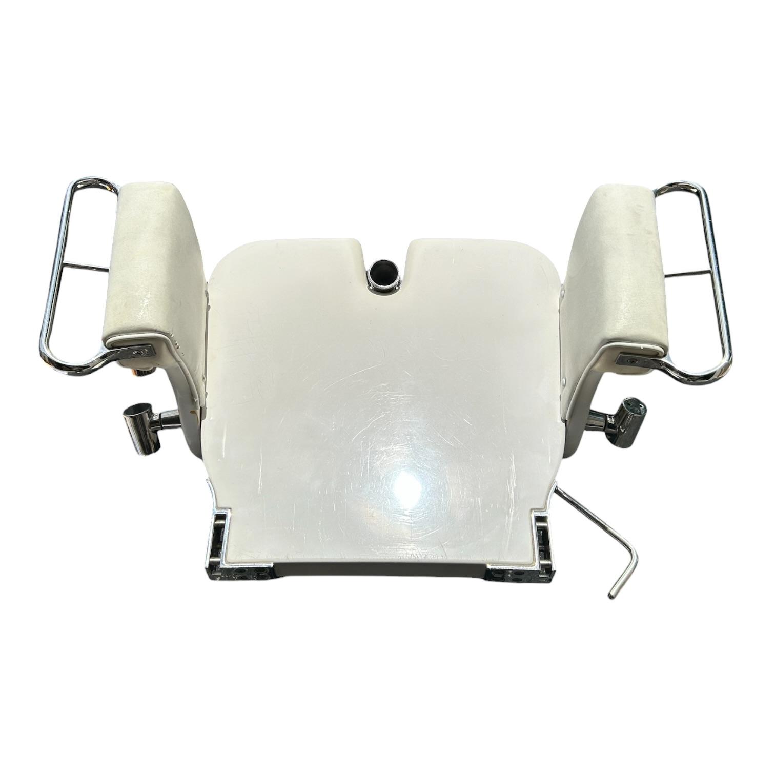 blue-water-marine-fighting-chair-white-w-foot-rest-some-blemishes-damage-felix-ommo33069-20260611-142157-388509