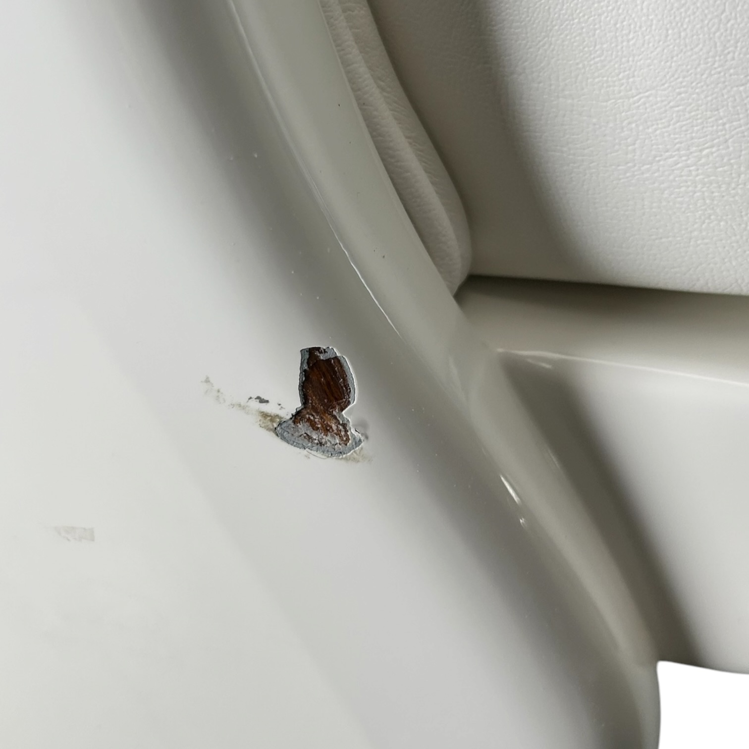 murray-products-white-ladderback-helm-chair-w-white-cushions-minor-damage-felix-ommo33069-20260616-111233-660904