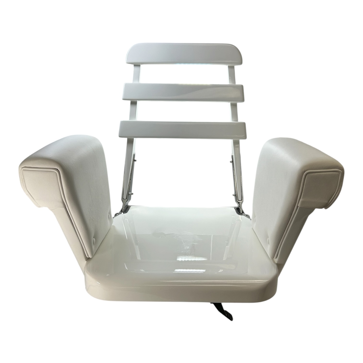 murray-products-white-ladderback-helm-chair-w-white-cushions-minor-damage-felix-ommo33069-20260616-111241-856655