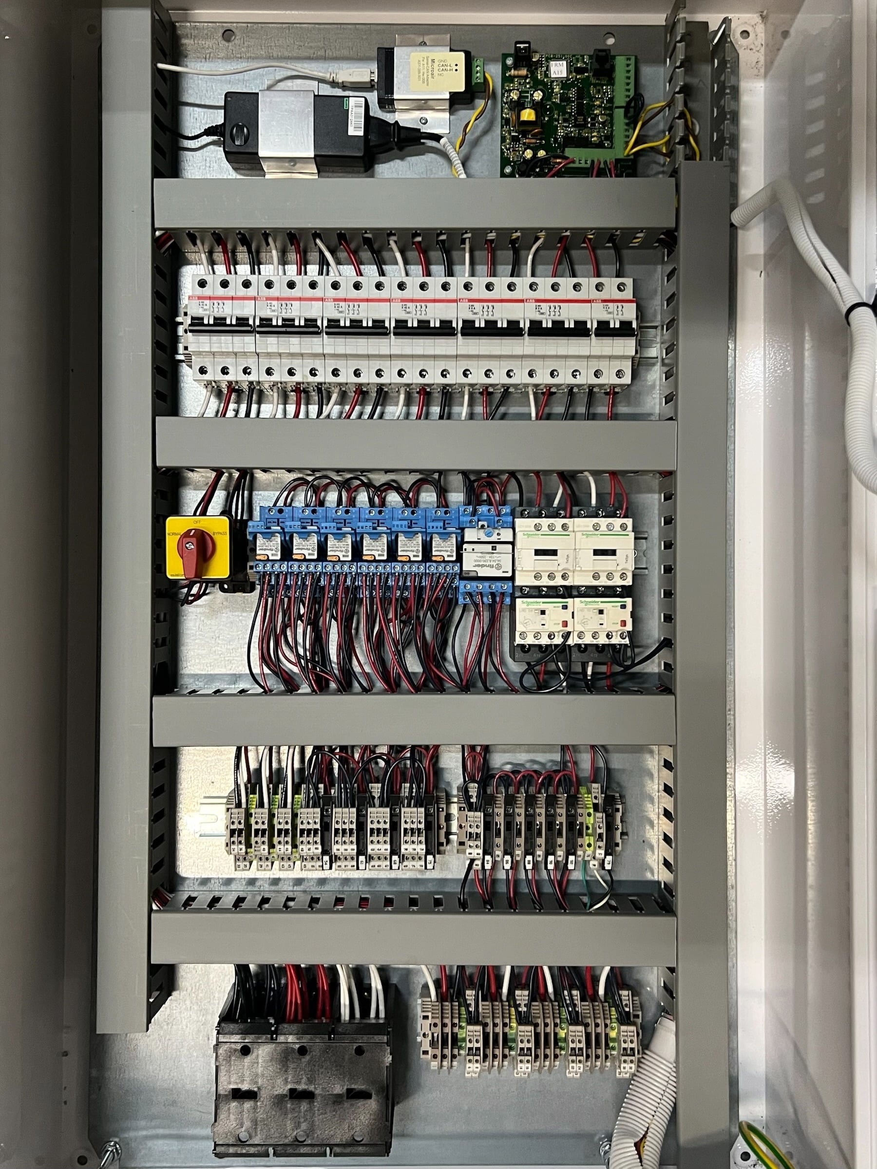 technicold-a-c-system-4-cw60c-208v-60hz-60000-btu-ac-units-main-control-panel-brandon-y-20260618-115738-393961