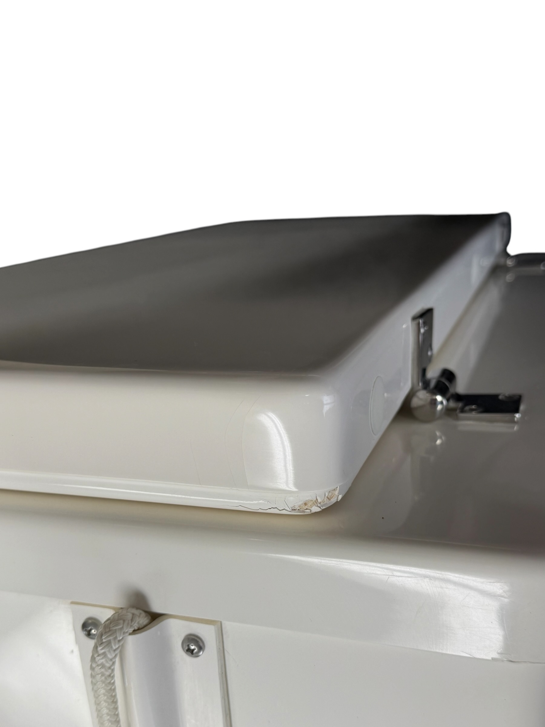 frigid-rigid-cooler-ice-chest-l-33-x-w-18-x-h-18-w-3in-setback-cracking-brandon-y-20260723-122723-974864
