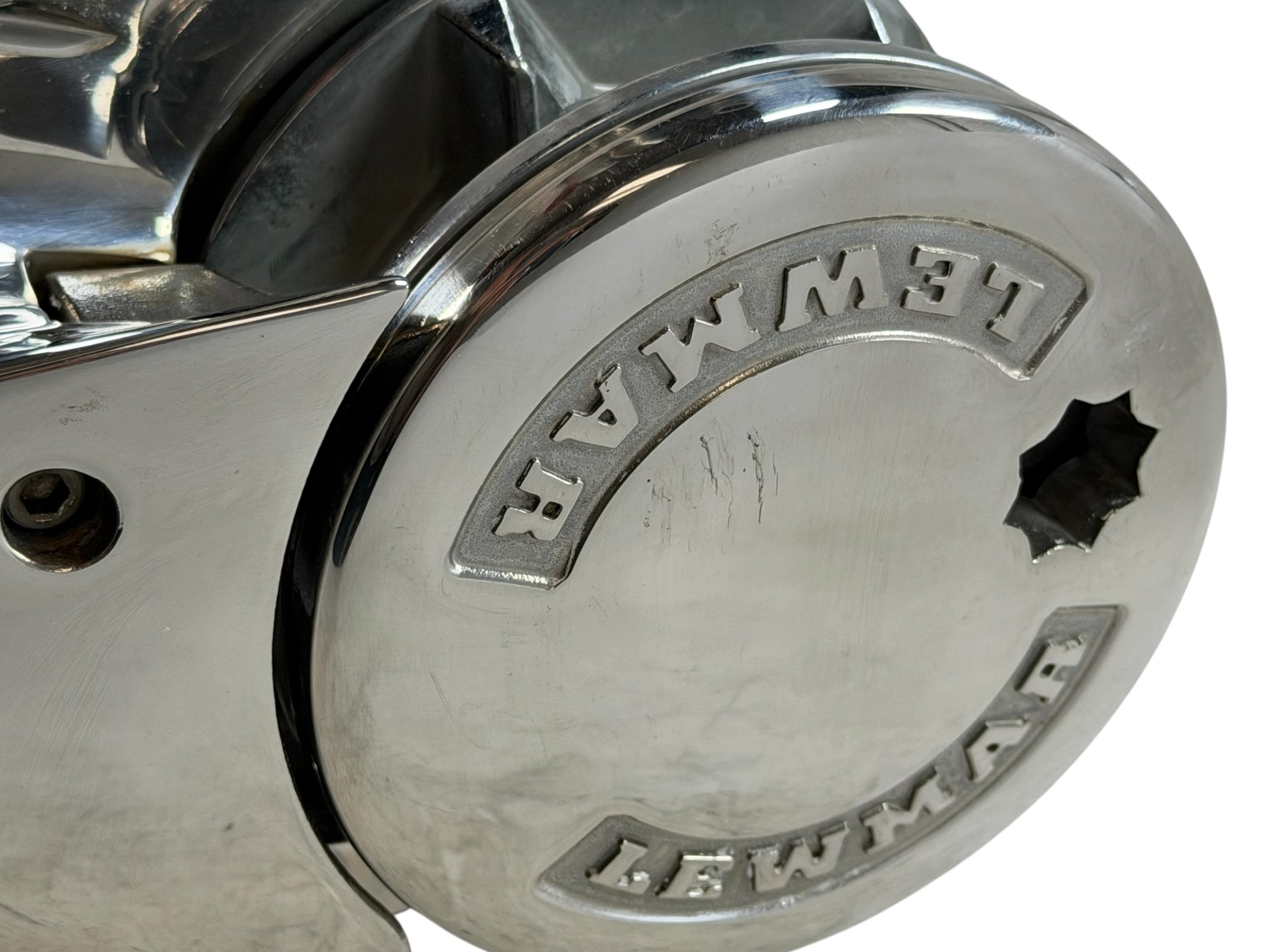 lewmar-v2-v3-windlass-fast-fit-top-deck-plate-assembly-w-002-gypsy-65001027-brandon-y-20260811-112617-912910