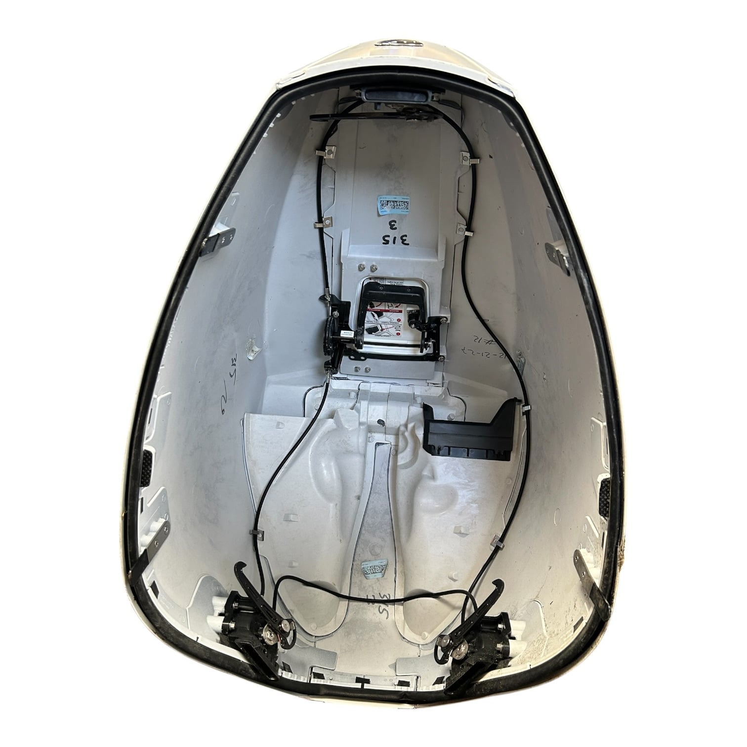 mercury-marine-200hp-v6-vented-white-top-cowling-engine-cover-damage-felix-ommo33069-20260818-101704-26534
