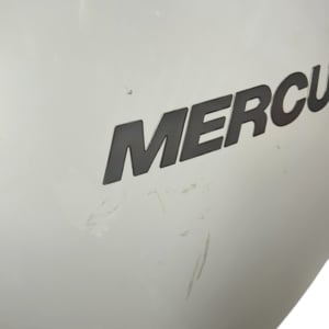 mercury-marine-200hp-v6-vented-white-top-cowling-engine-cover-damage-felix-ommo33069-20260818-101706-255249