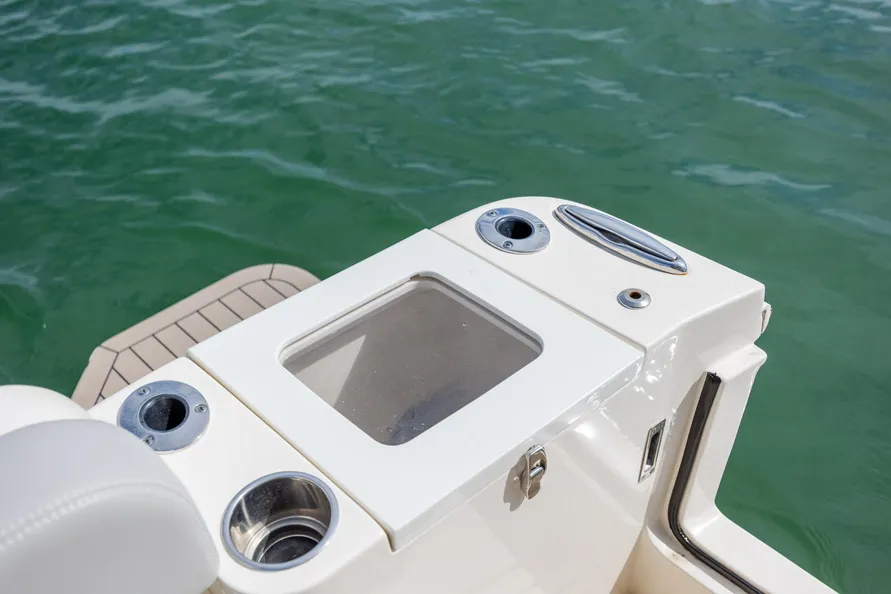 scout-boats-transom-baitwell-lid-window-clear-hatch-277-191387-315361-oem-evan-v33069-20260807-120710-953411