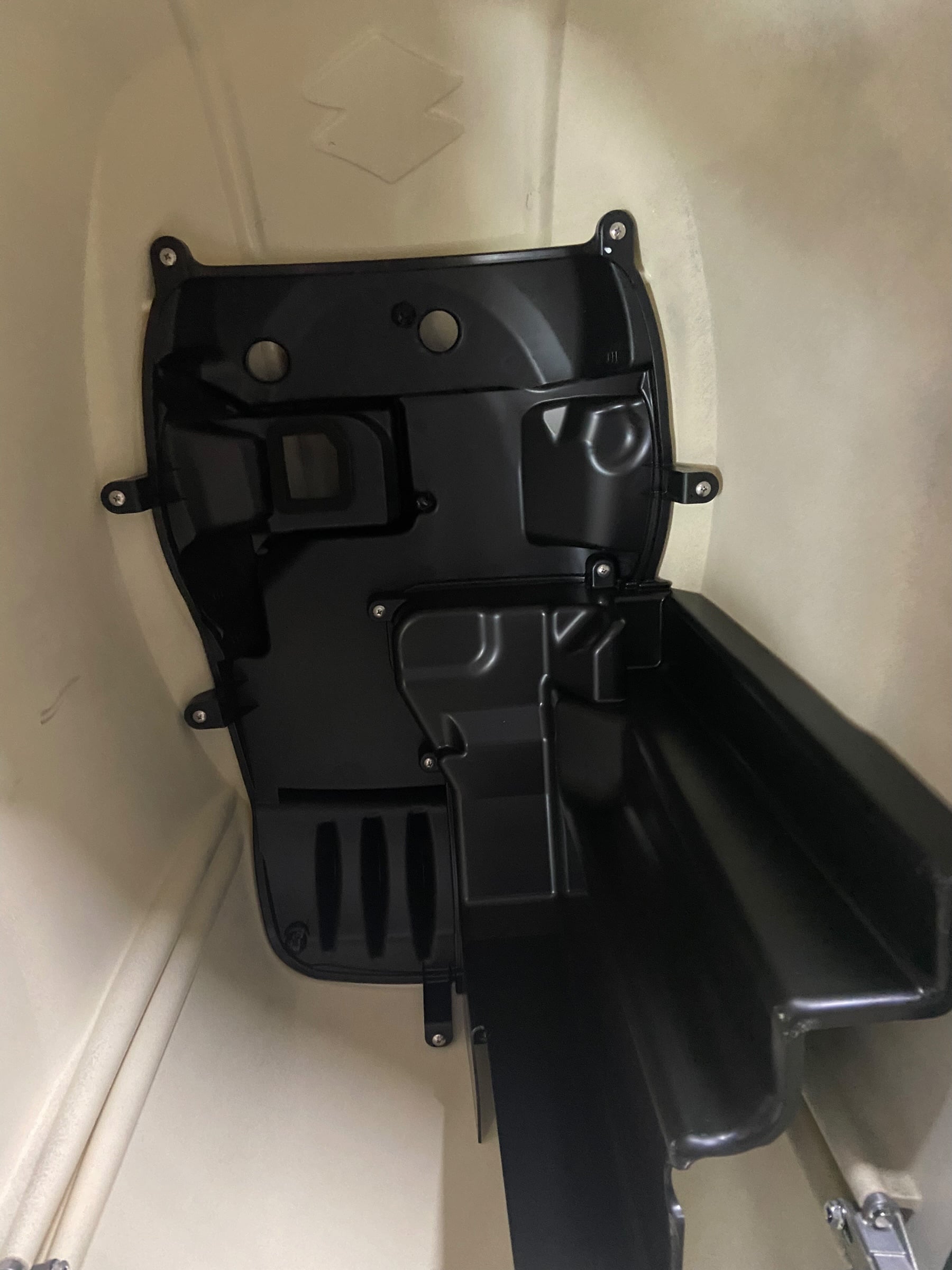 suzuki-marine-four-stroke-outboard-engine-top-cowling-175-hp-blem-new-oem-rubby-pueyo-20260815-120631-314550