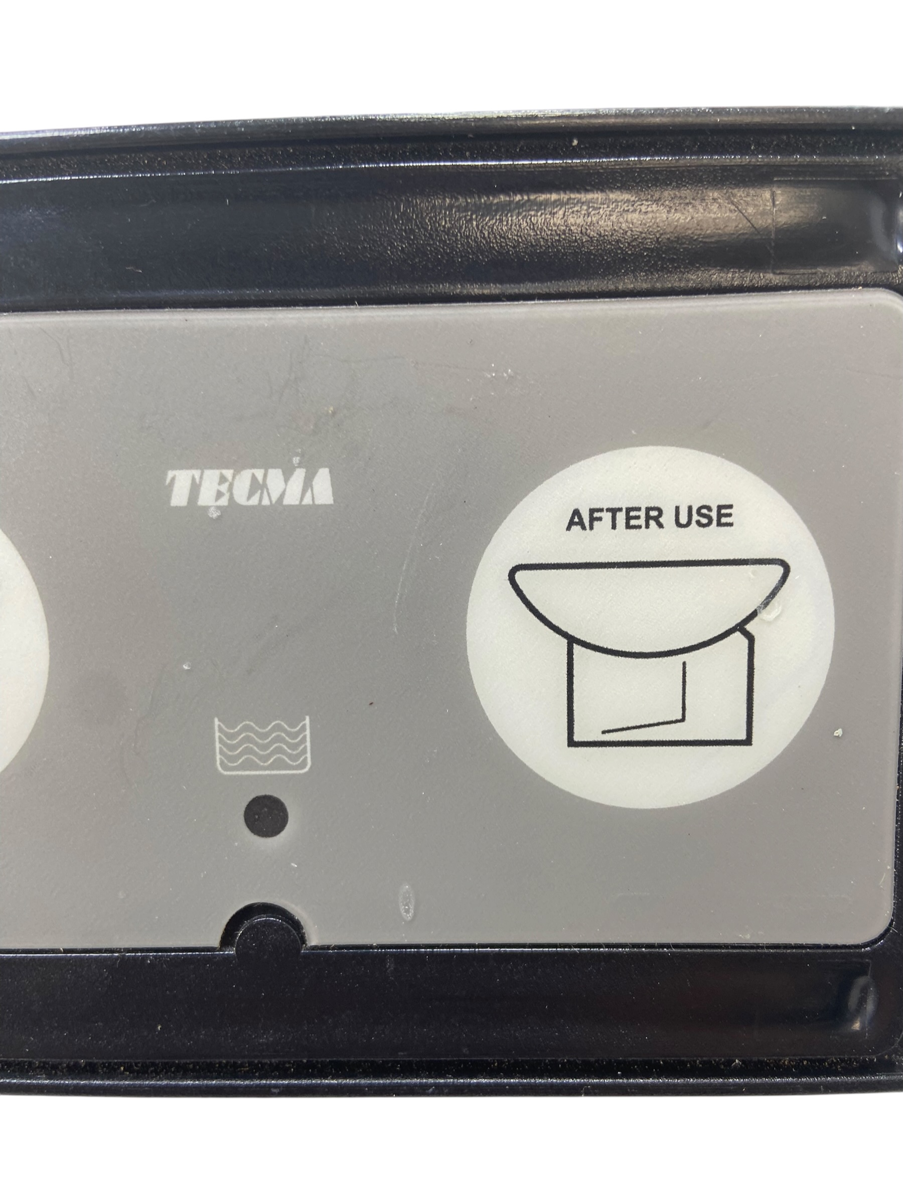 tecma-38072-thetford-toilet-flush-control-panel-double-button-no-bezel-oem-rubby-pueyo-20260806-163330-637806