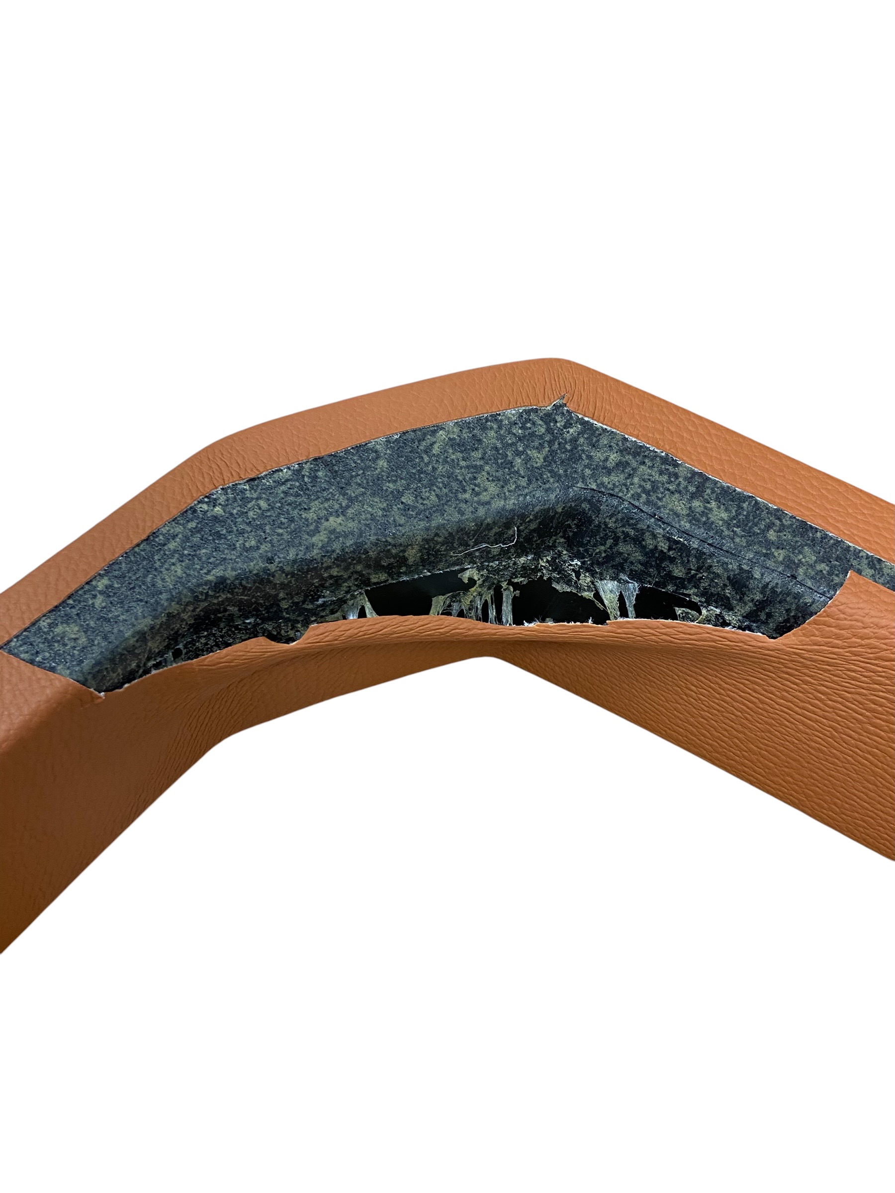 cruisers-sport-series-328-sport-helm-shroud-vinyl-ochre-c-hold-new-rubby-pueyo-20260910-104553-225448