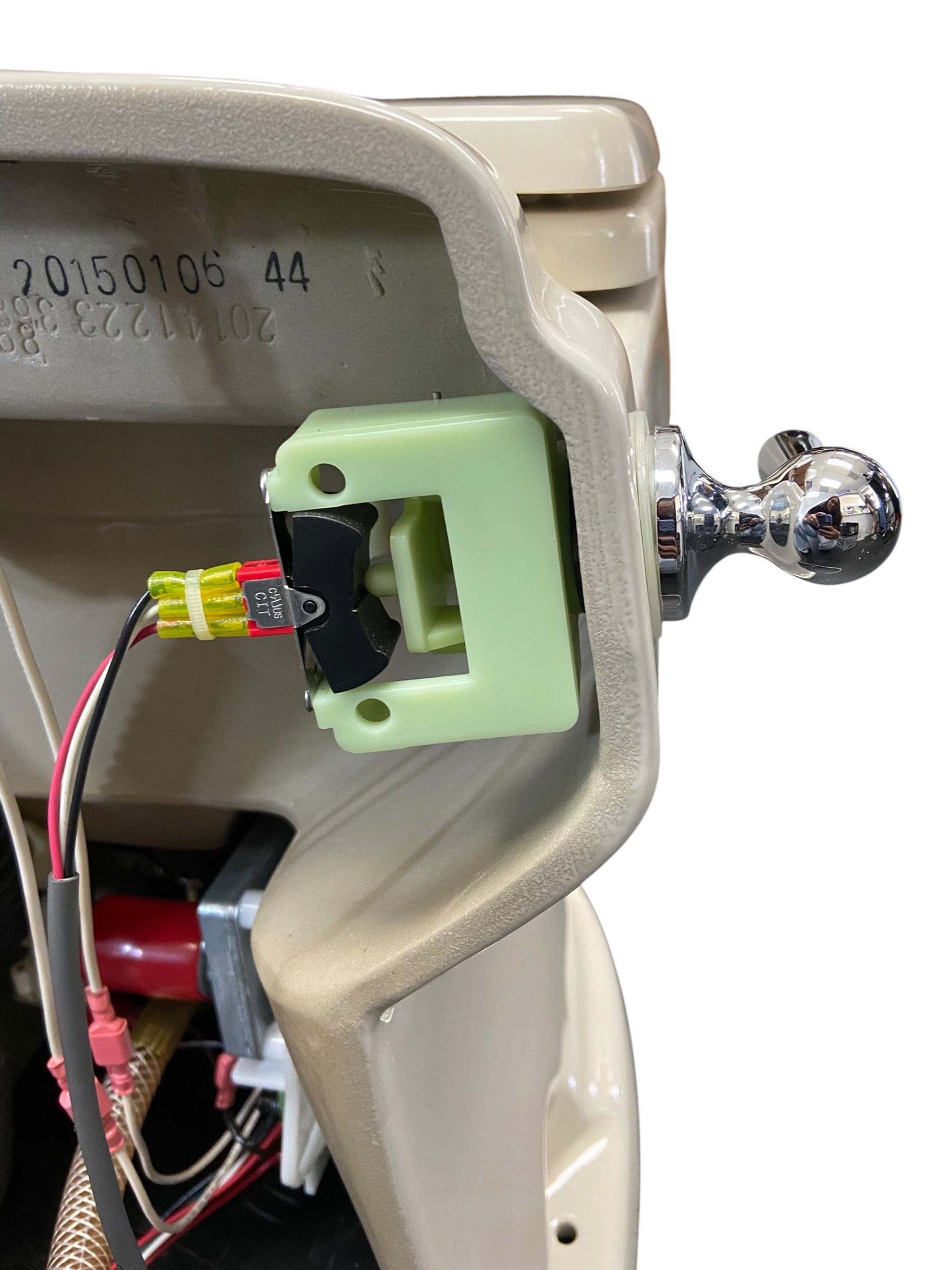 dometic-317475283-vacuflush-toilet-model-4748-24v-bone-new-oem-rubby-pueyo-20260903-150347-723363
