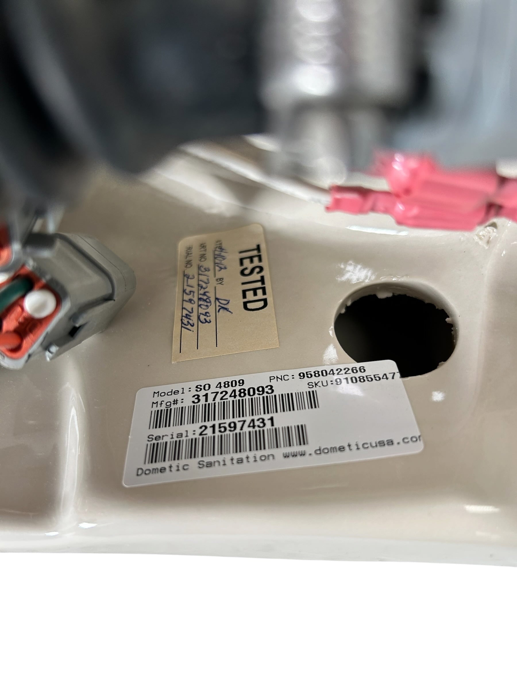 dometic-electric-vacuflush-4809-marine-toilet-bone-ceramic-missing-cover-felix-ommo33069-20260902-165754-37782