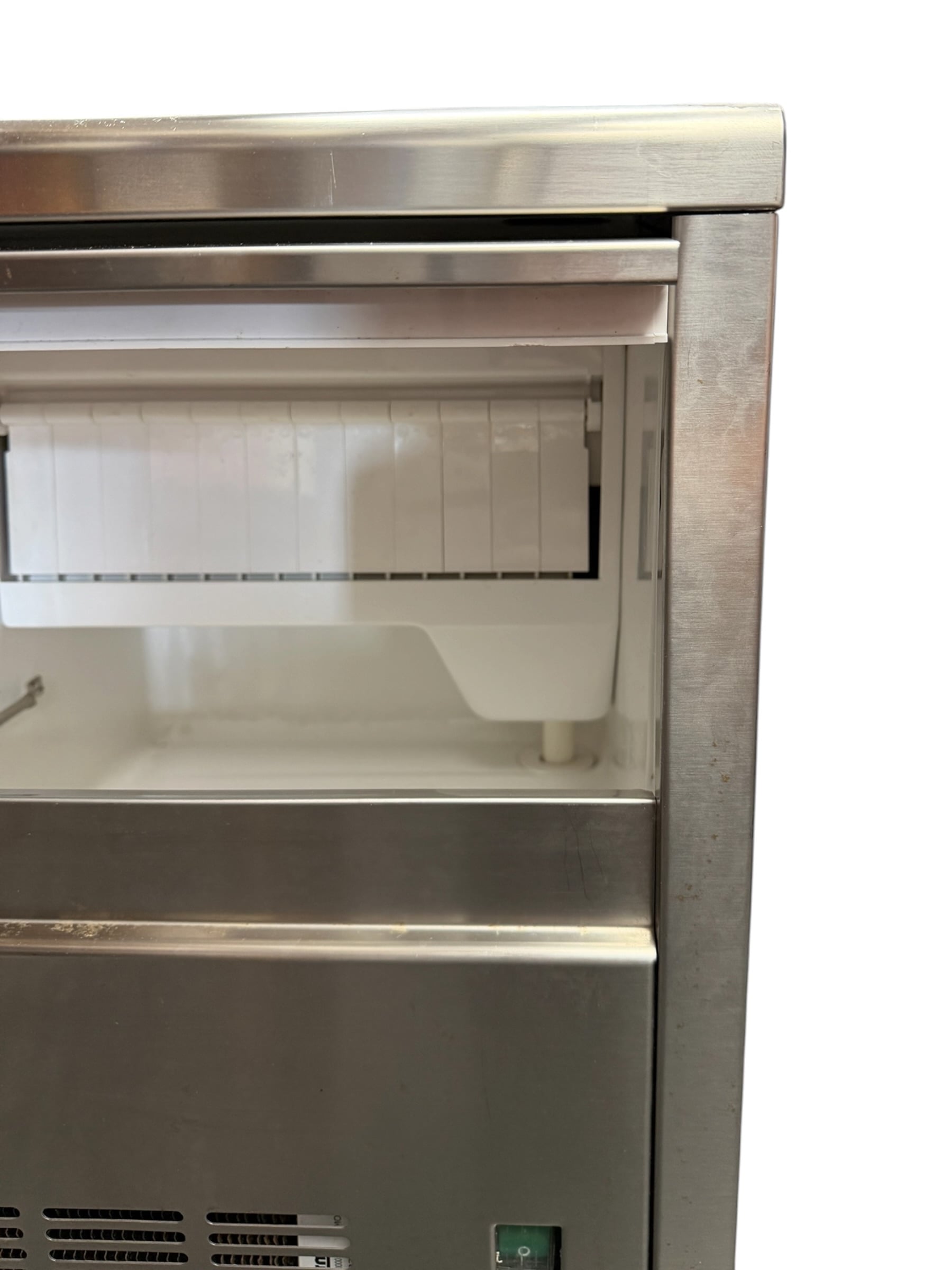 isotherm-icedrink-clear-wt-marine-ice-maker-110-115v-60hz-r452a-see-info-brandon-y-20260922-170926-994943