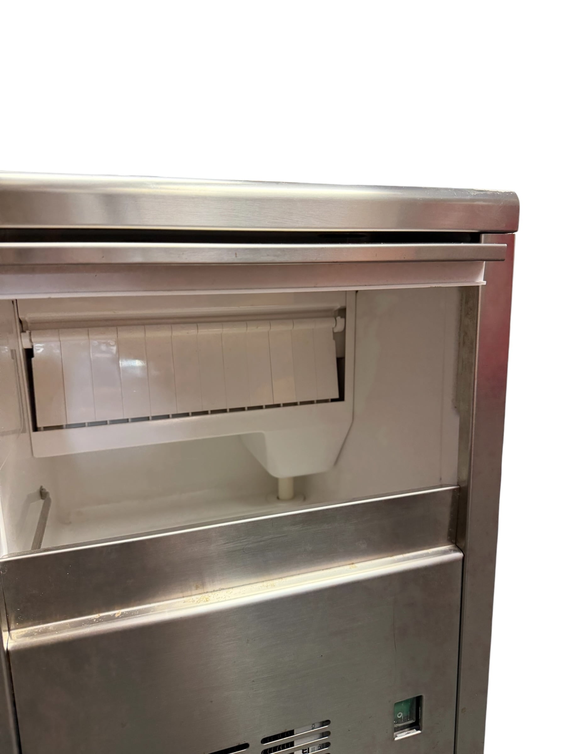 isotherm-icedrink-clear-wt-marine-ice-maker-110-115v-60hz-r452a-see-info-brandon-y-20260922-170928-991005