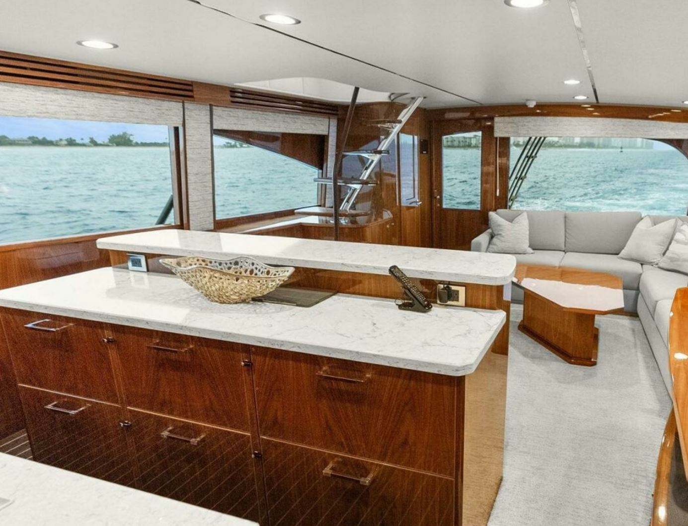 viking-yachts-66-convertible-4-step-spiral-ss-polished-staircase-blemishes-brandon-y-20260924-110927-445384