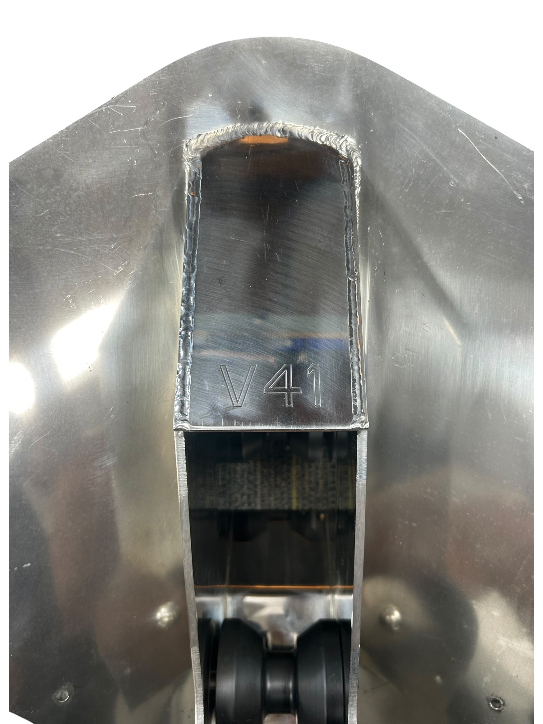 valhalla-v-41-integrated-bow-roller-stainless-through-hull-anchor-chute-tyler-w33069-20261009-160135-397596