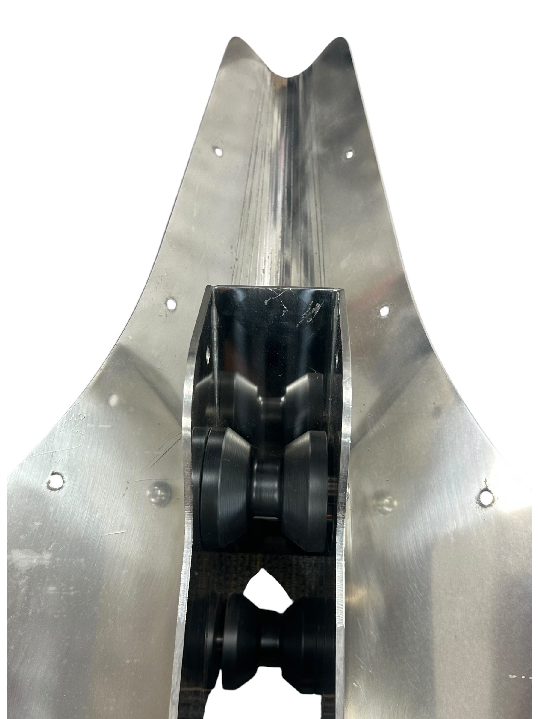 valhalla-v-41-integrated-bow-roller-stainless-through-hull-anchor-chute-tyler-w33069-20261009-160141-52681