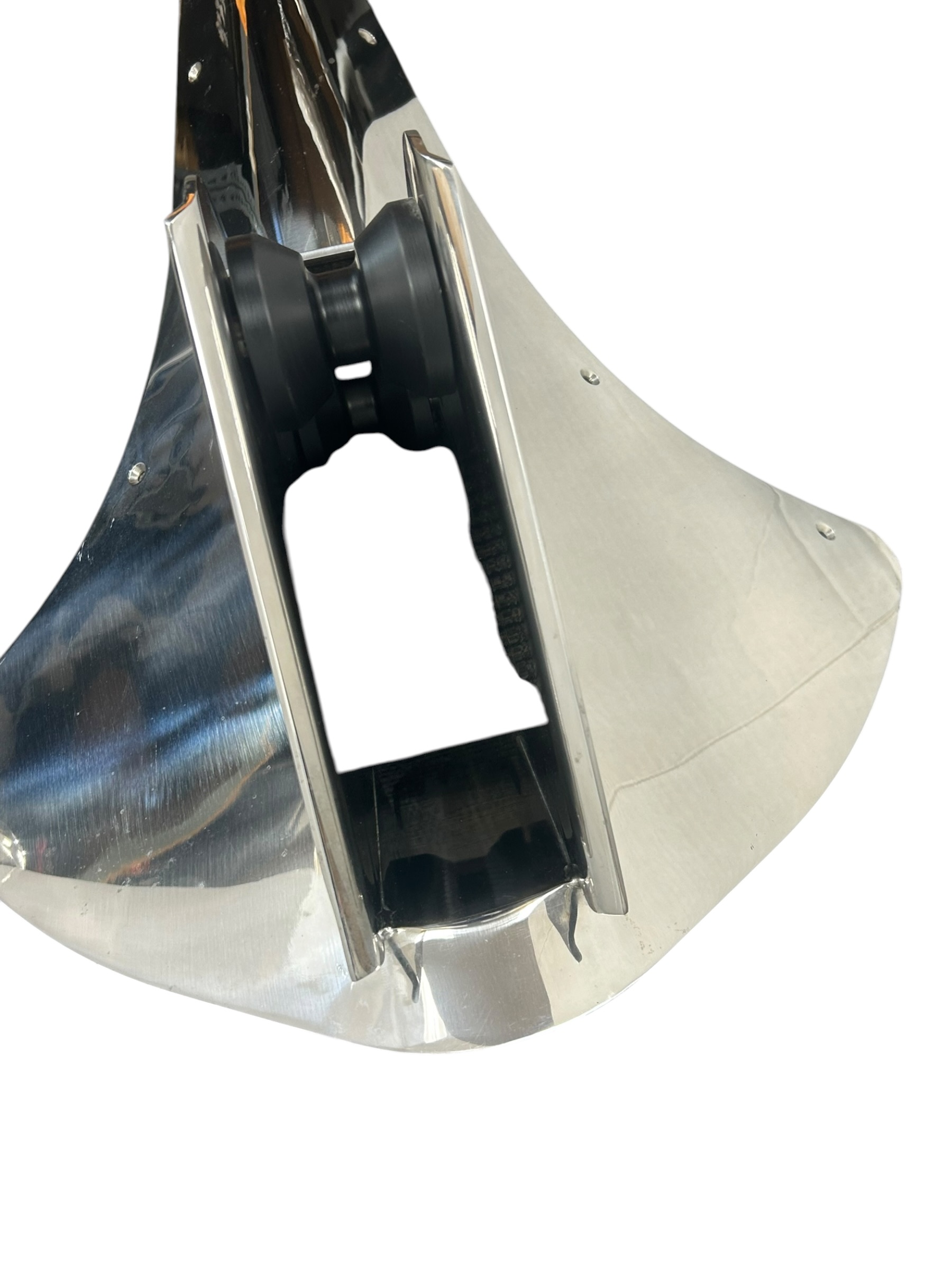 valhalla-v-41-integrated-bow-roller-stainless-through-hull-anchor-chute-tyler-w33069-20261009-160154-89679