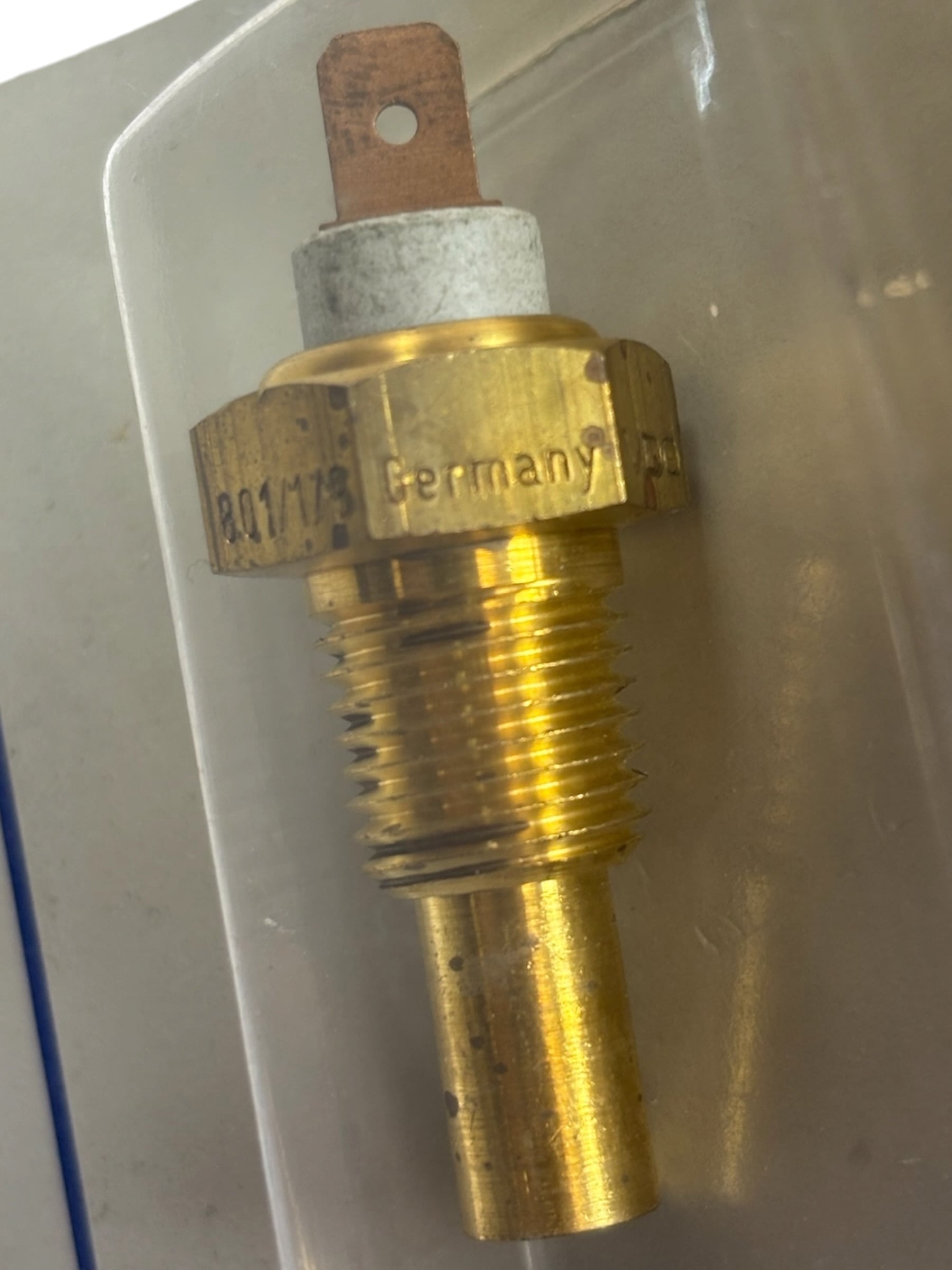 vdo-323-420-temperature-sender-250f-1-4-18-npt-engine-fluid-sensor-new-oem-evan-v33069-20261021-113500-491757