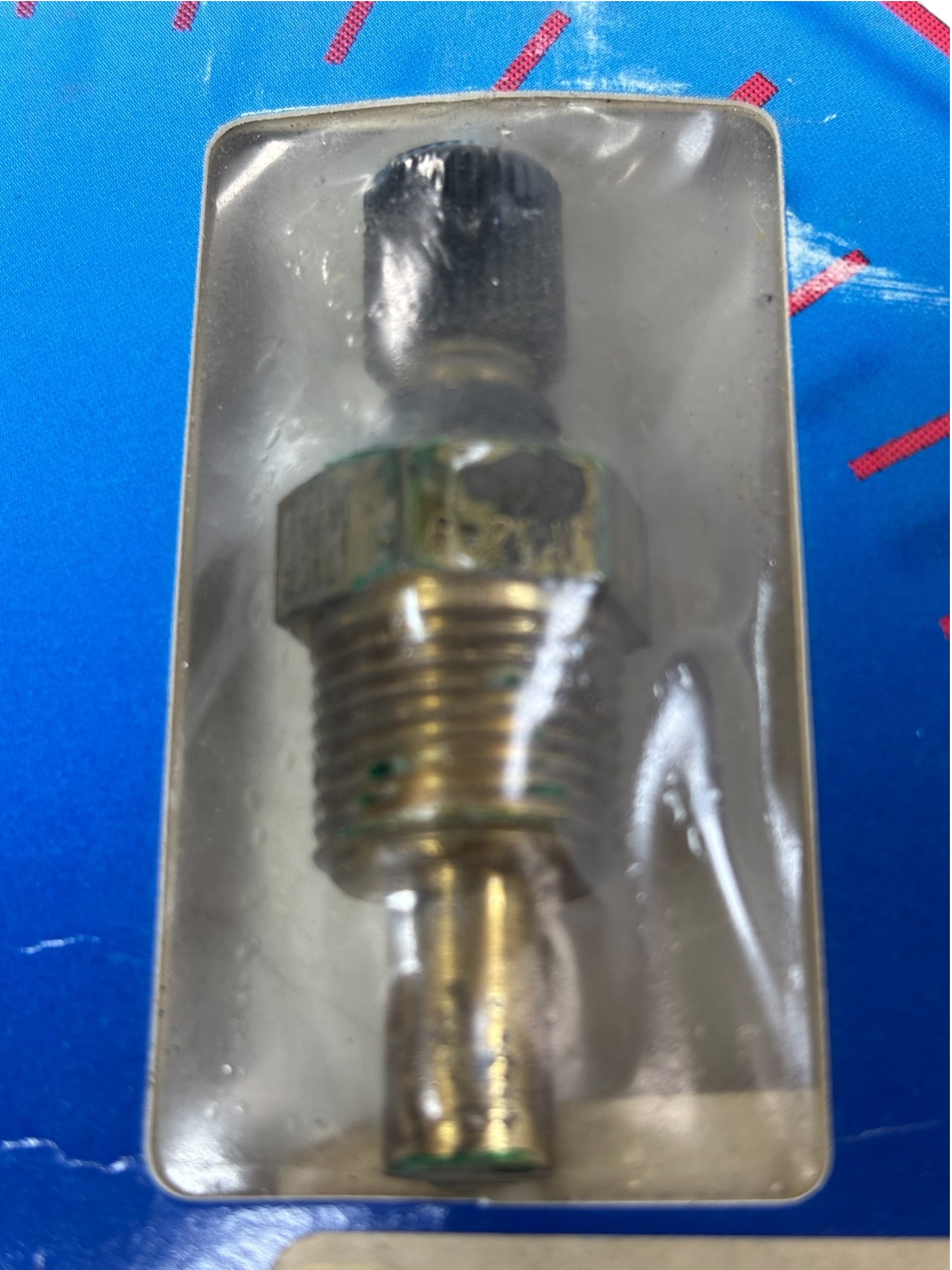 vdo-323-421d-temperature-sender-250f-3-8-18-nptf-v1531006073d-water-oil-gauge-evan-v33069-20261013-164339-702569